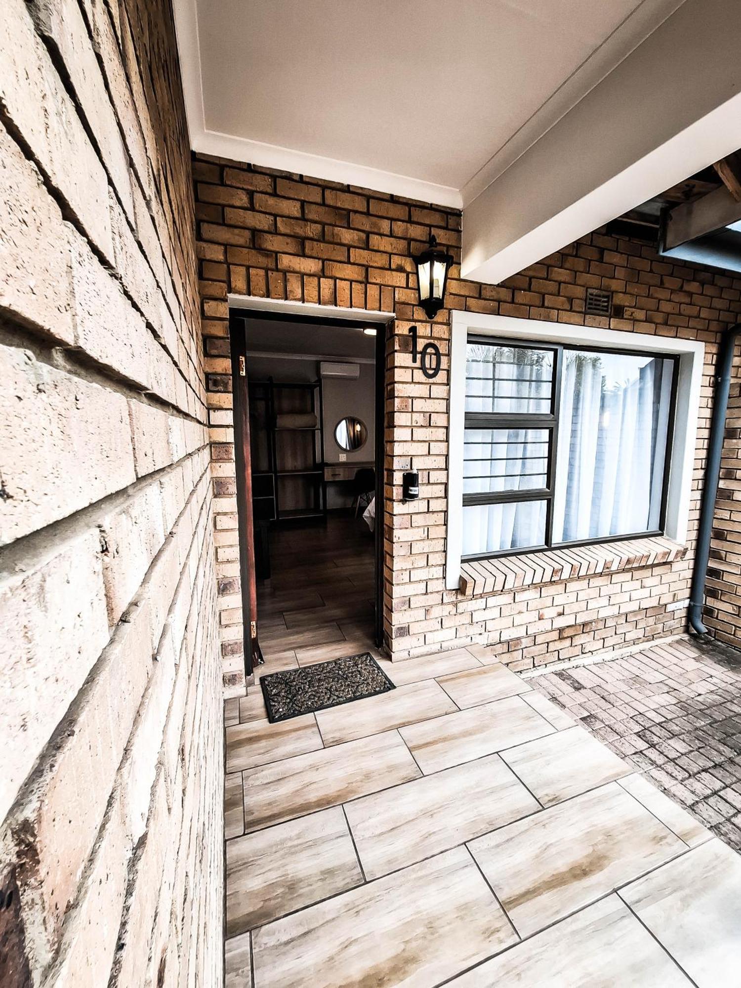 B At Home Guest House Пит-Ретиф Экстерьер фото